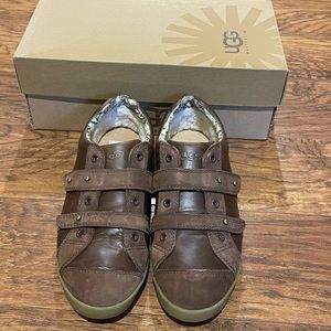 UGG 1001645 LANDRY LOW TOP LEATHER SNEAKERS SHOES. NEW SIZE 8.5